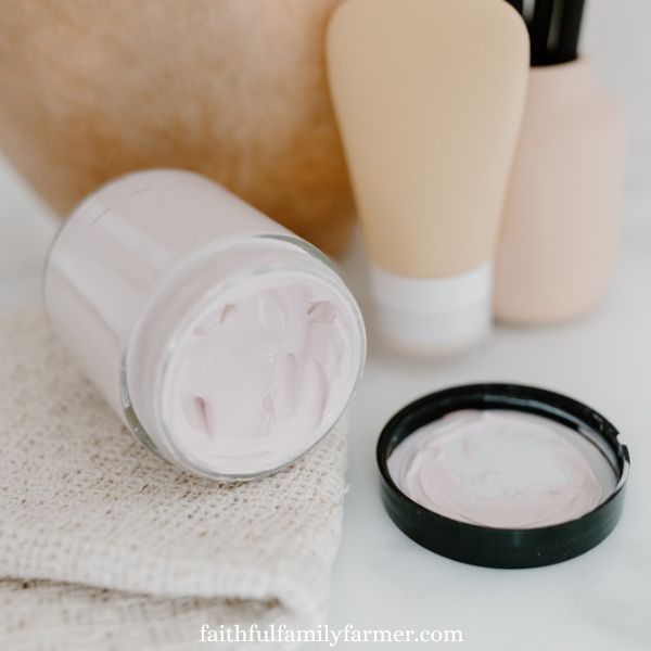 Free Guide To Finding Makeup Without Toxic Chemicals